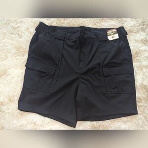 NWT Weekenders, Navy, Cargo, Dry Fit, Stretch, Trader Shorts -Mens 42